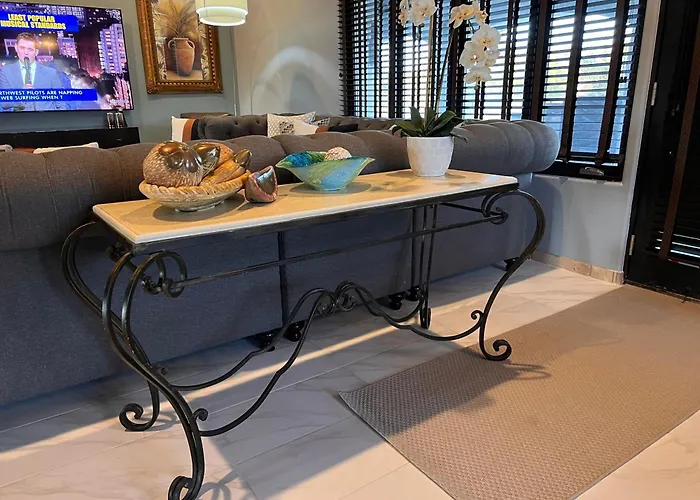 Shah Ranch Farm stay *